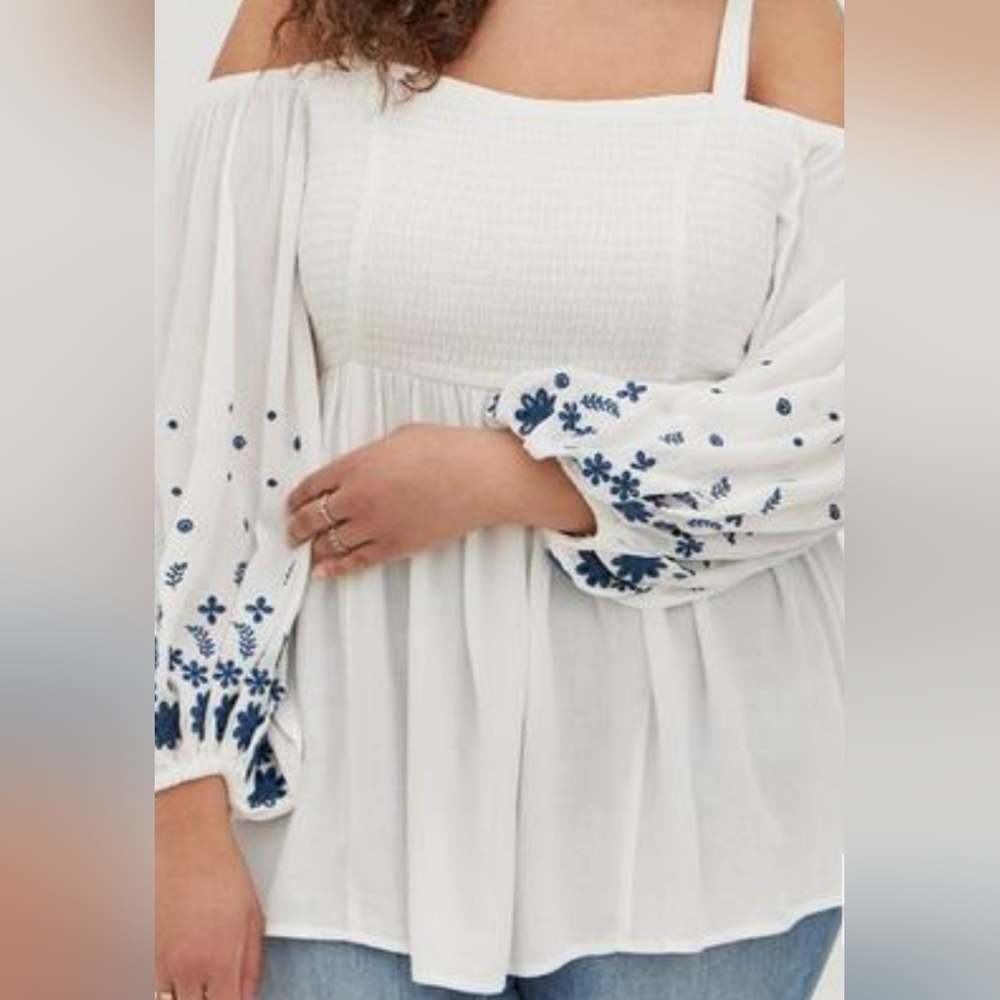 Torrid, NWOT, Gauze Embroidered, Smock, Cold Shoulder Top, Size 3X - Picture 6 of 10